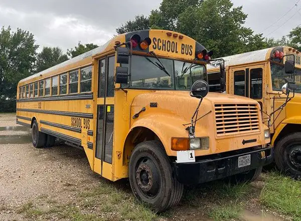 yellow school bus